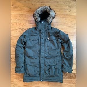 Fjallraven Nuuk Parka (medium) in deep forest green.
